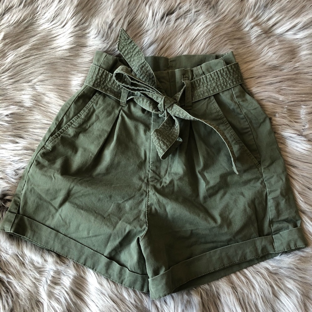High-Waist Paperbag Olive Green Women's Shorts with Tie Belt